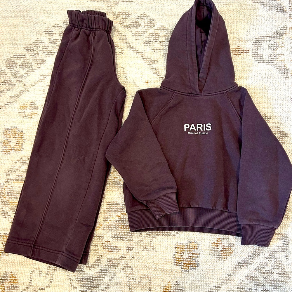 Two piece girls Zara set.